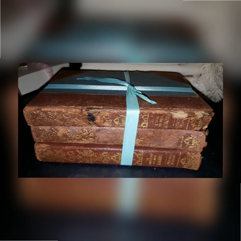 Как определить стоимость антикварной книги?