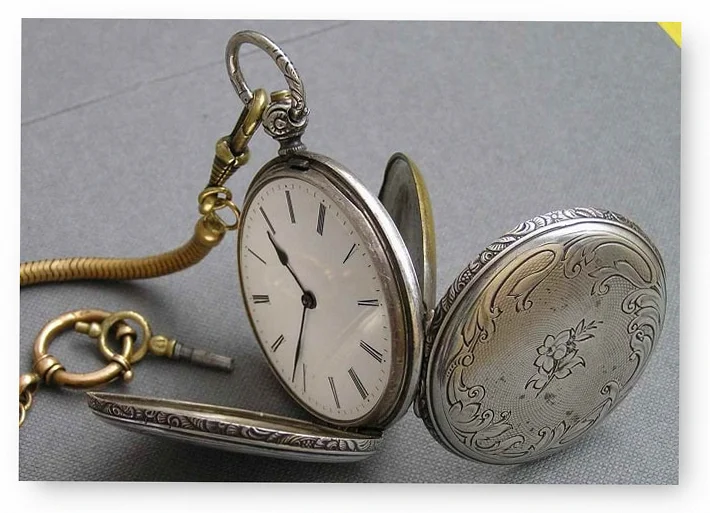 Продать старинные часы в Москве