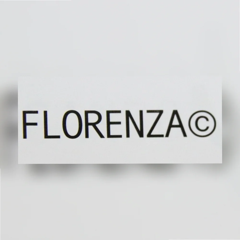 Типичный образец костюмной бижутерии Florenza, иллюстрирующий дизайн и материалы периода конца 1940-х - 1981 гг.